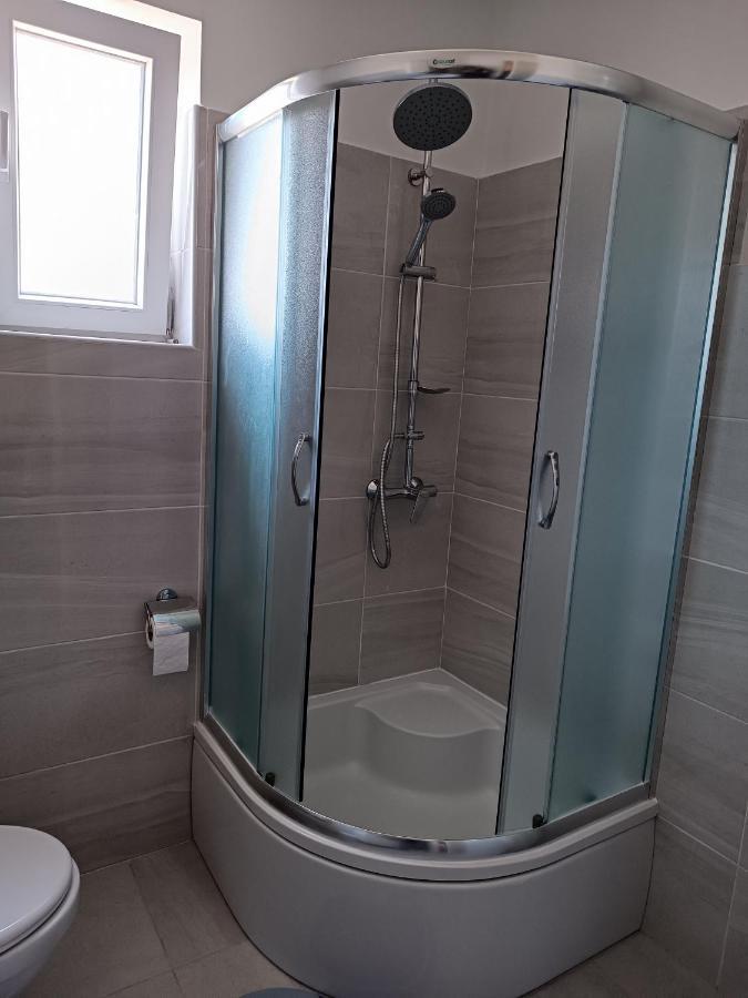 Apartment Hinic Vrhovine Экстерьер фото